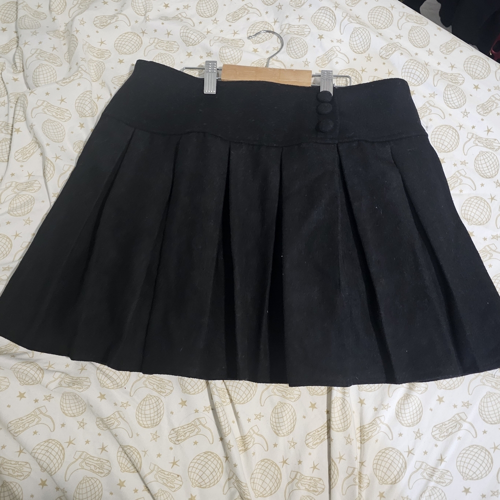 Women's Black Pleated Mini Skirt with Button Waist